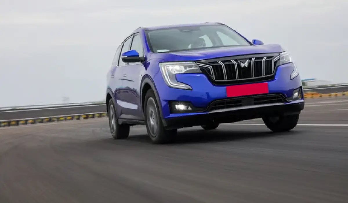 Mahindra - XUV700 AX3 Petrol 5 Str - Luxury SUV Car Rentals - Preowned SUV Car - Exclusive Concierge Club.webp